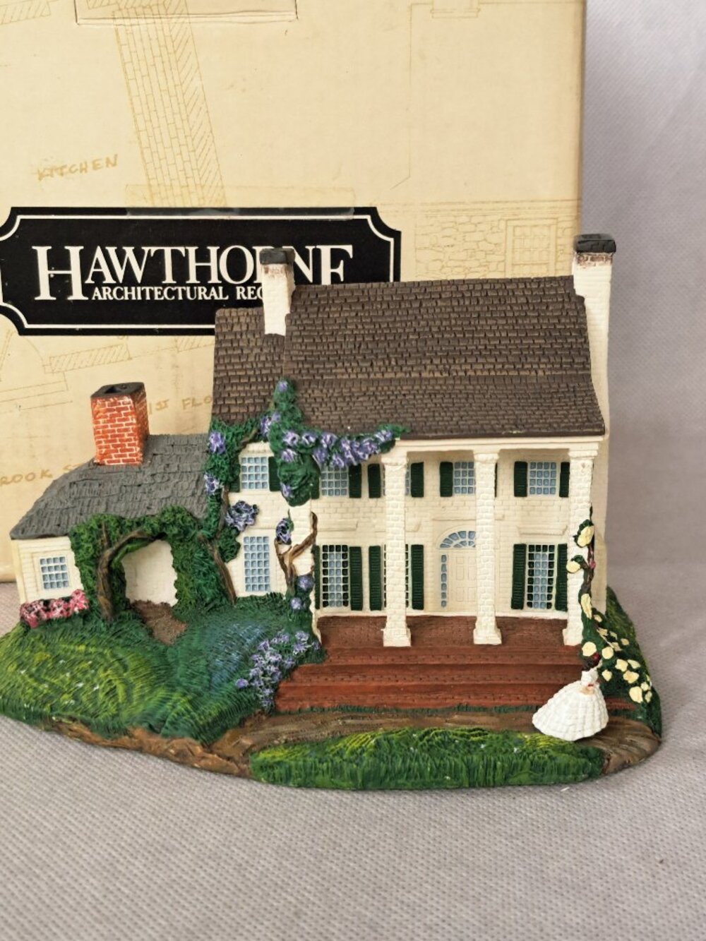 Hawthorne Architectural Register - "Tara . . . Scarlett's Pride" in box with COA